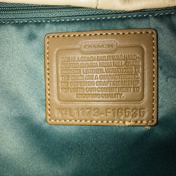 Coach cream leather purse. - Picture 11 of 16